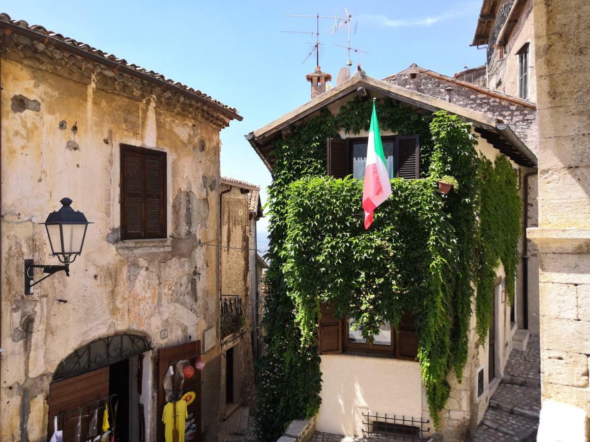 "Il Nido" Apartment Sermoneta Exterior photo